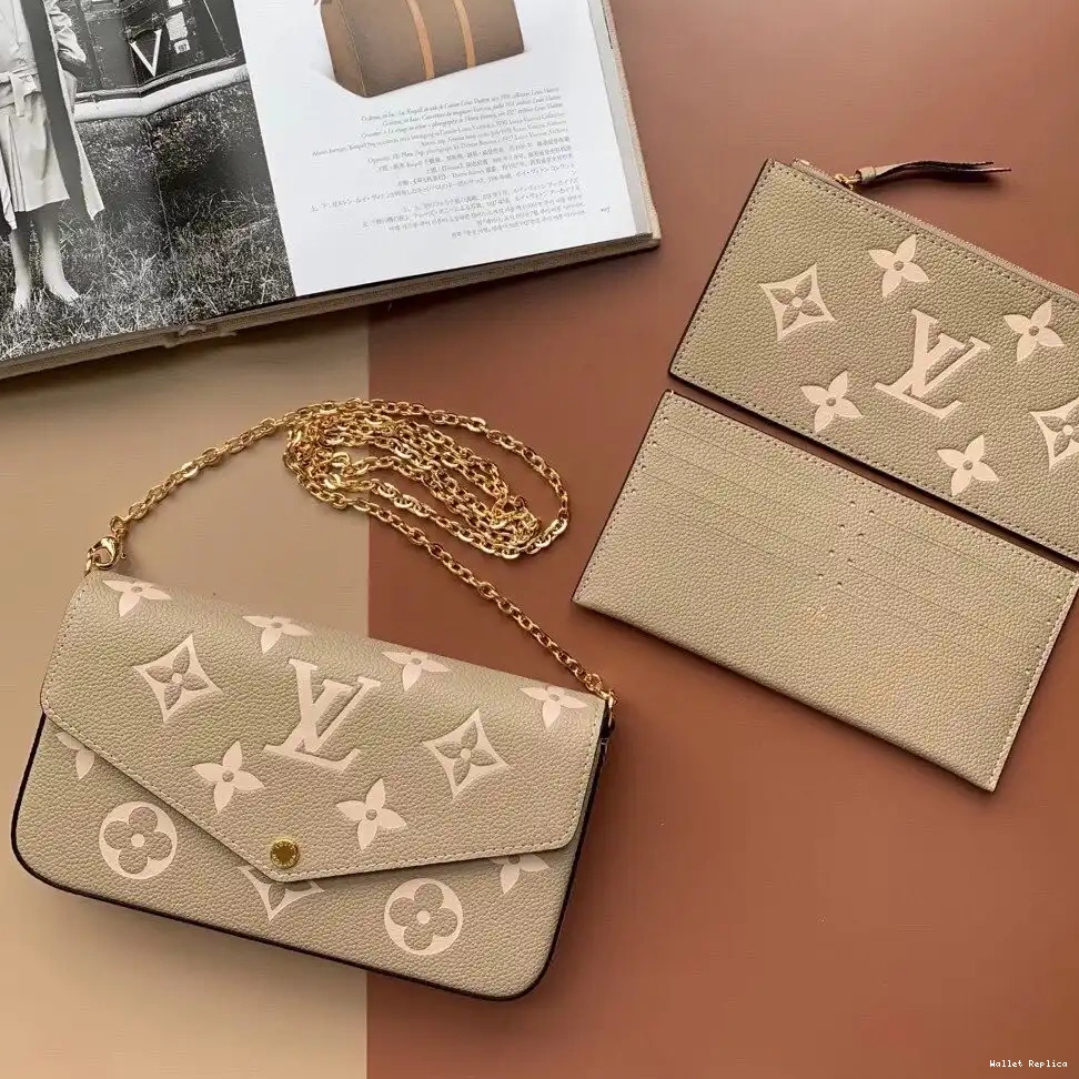 LOUIS POCHETTE FÉLICIE VUITTON 0519